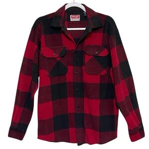 Wrangler Premium Fleece Buffalo Plaid Shackett Red Black Button Up Comfy Size S